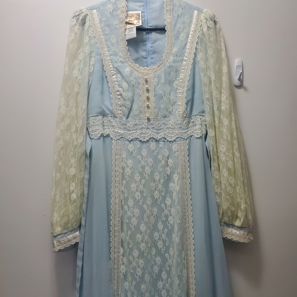 Gunne Sax Dresses & Skirts - Gunne Sax Blue Dress with Cream Lace